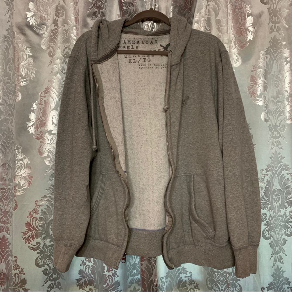 American Eagle gray hoodie